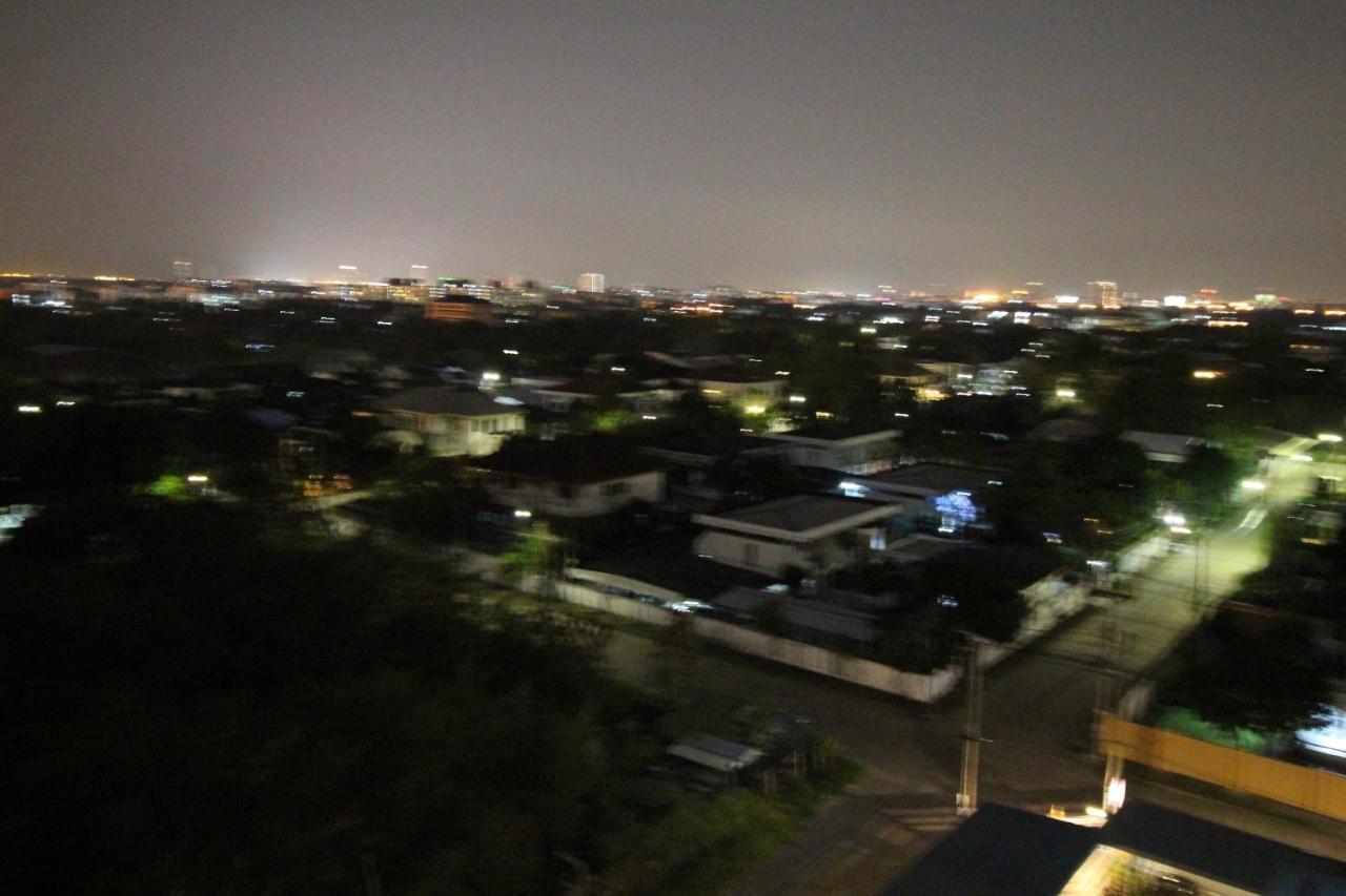 Lee Place Phatthanakan Condo Bangkok Bagian luar foto